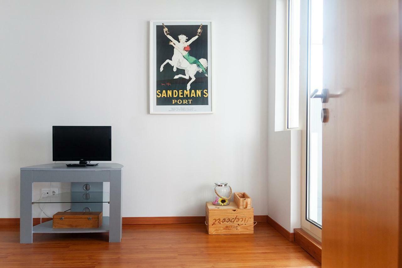 Casa Devesas Apartment บีลาโนวาเดกายา ภายนอก รูปภาพ